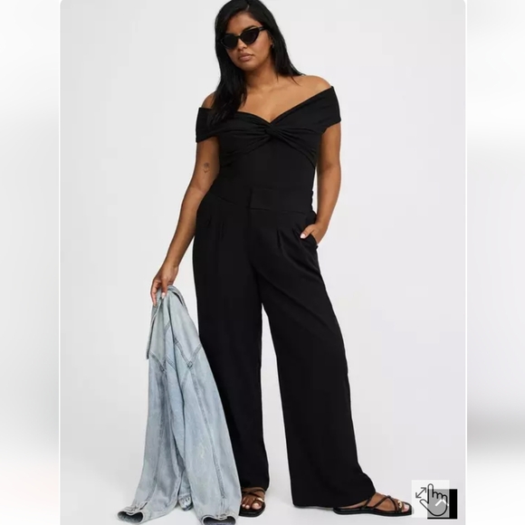 NWT Torrid Black Off-Shoulder Twist Top - Picture 5 of 6